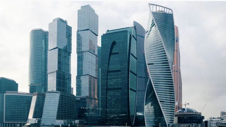 Moscow City business towers where cash crypto desks operate